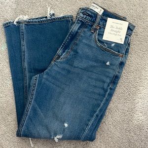 Abercrombie & Fitch The Ankle Straight Ultra High Rise Jeans